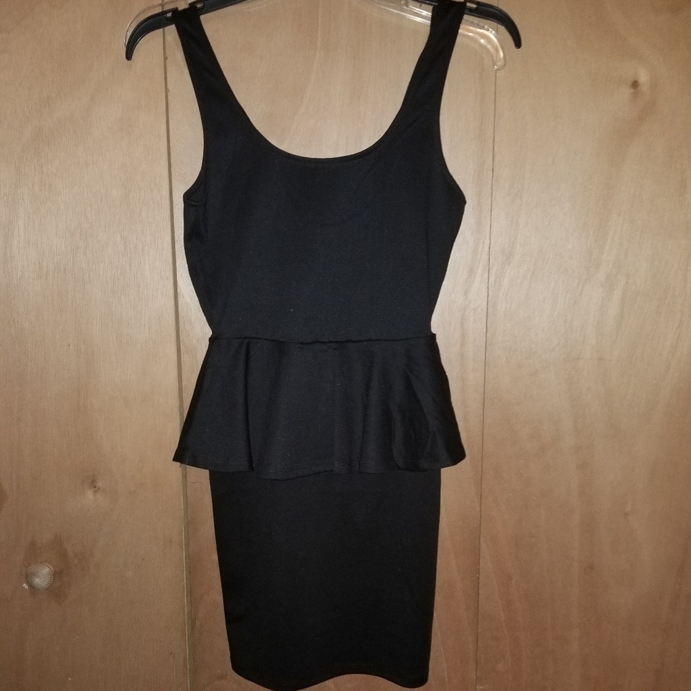 Peplum body con dress NWOT